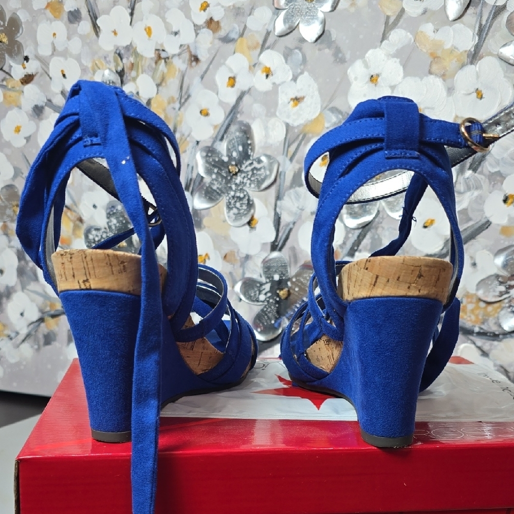 AEROSOLES Women's Royal Blue Wedge Sandals Size 6 - Picture 5 of 7